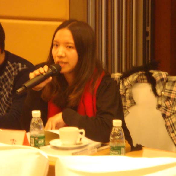 2012年12月，我所法律项目官员参加中国政法大学宪政研究所反歧视法律研讨会发言并提交论文。.JPG