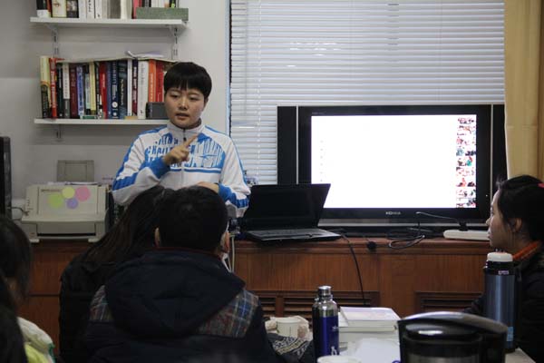 2012年12月，在ADI青年小组障碍者权利公约学习与分享会上，小组骨干吴小薇进行主题分享.JPG